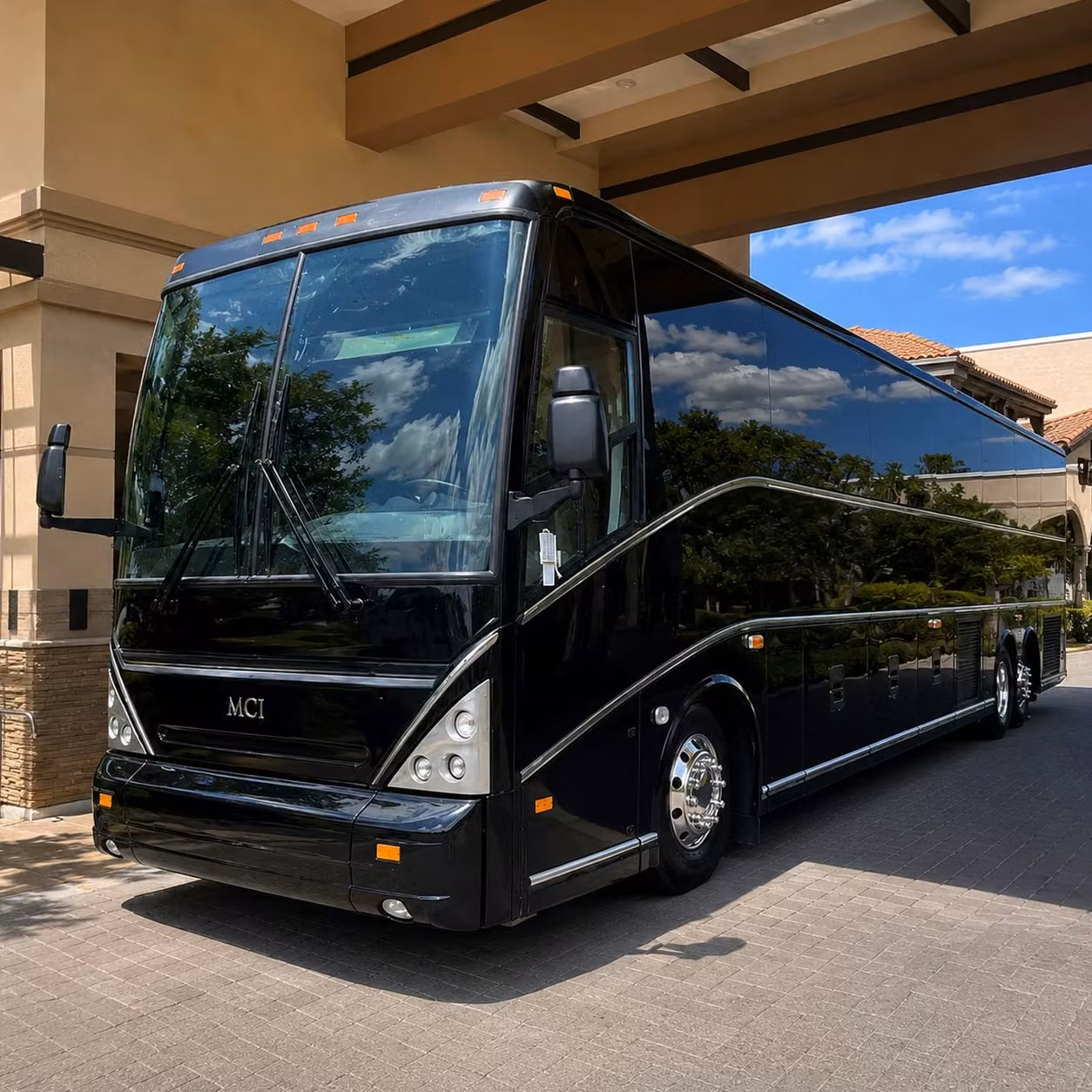 construction crew and worksite shuttle transportation in nampa