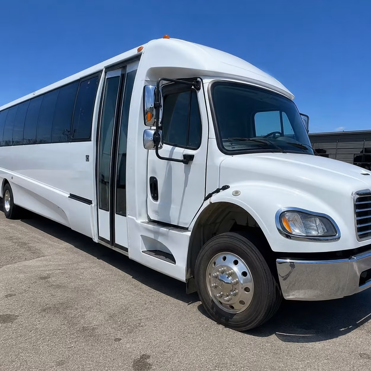 nampa 20 passenger minibus rental