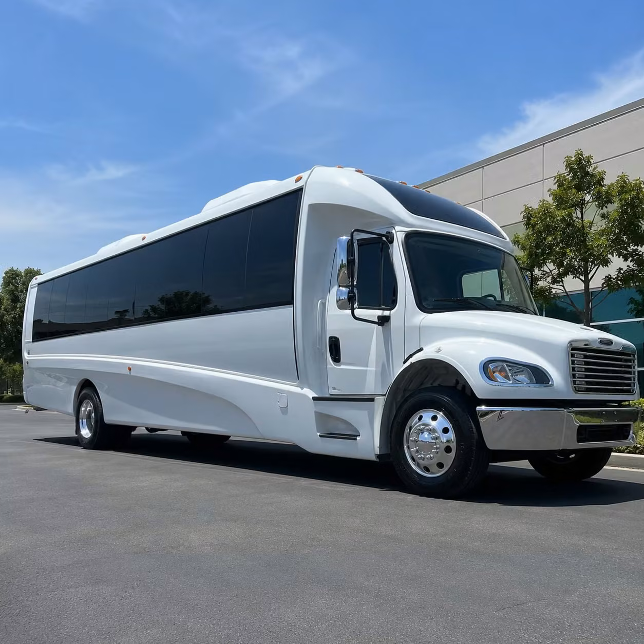 nampa 28 passenger minibus rental